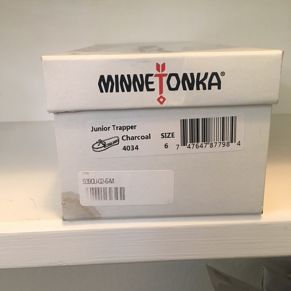 Minnetonka moccasins new with box ! - Picture 3 of 3